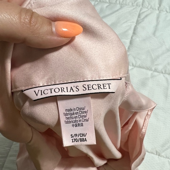 Victoria Secret Satin Botton Front Pink Lounge Romper - Picture 4 of 6